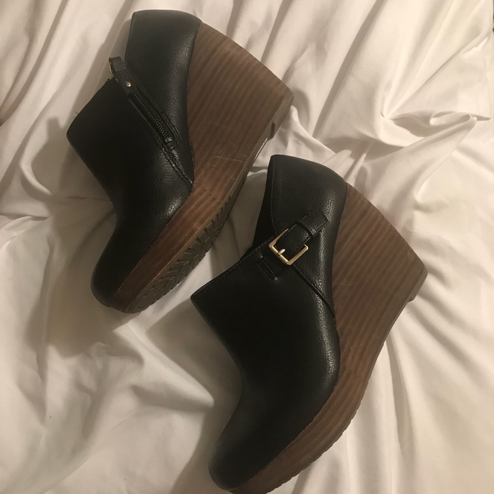 Dr scholls memory foam wedges.